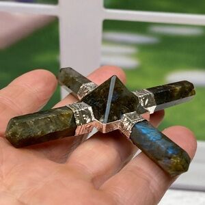Labradorite Aura Energy Generator - 4 points 3.25 Inches Wide